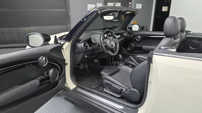 MINI Cooper Convertible