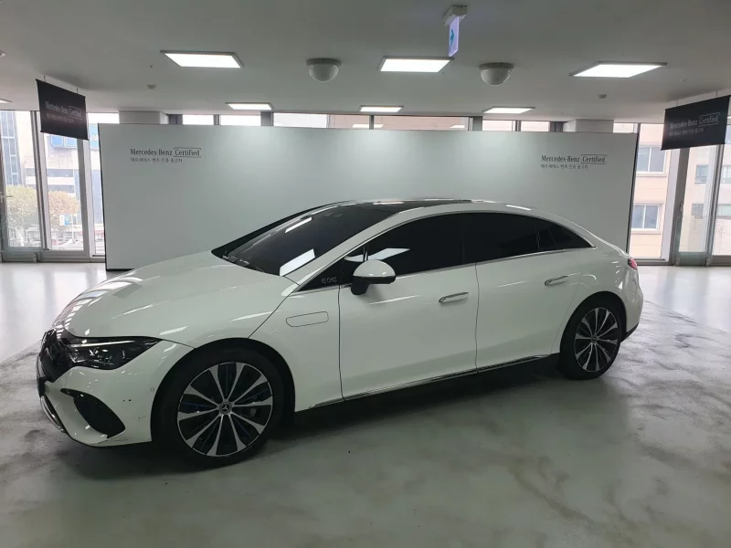 Mercedes-Benz EQE