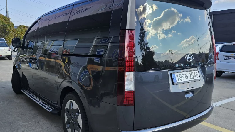 Hyundai Staria