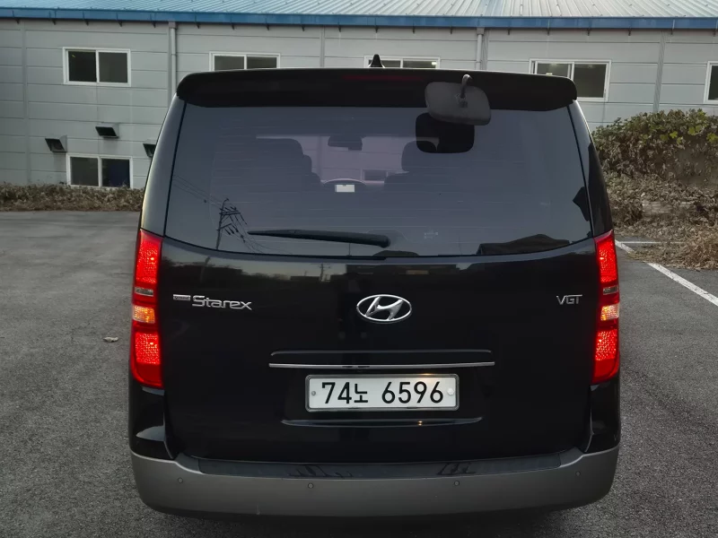 Hyundai Starex