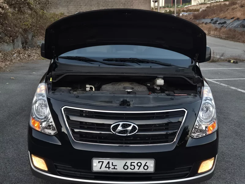 Hyundai Starex
