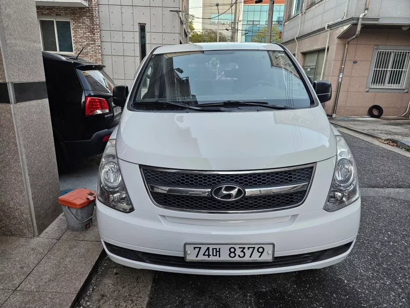 Hyundai Starex