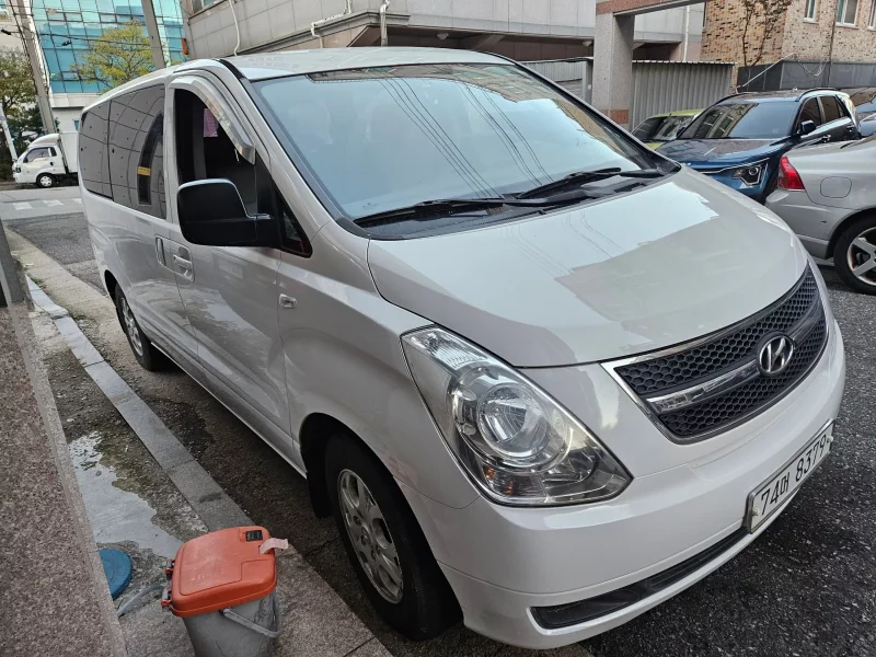 Hyundai Starex