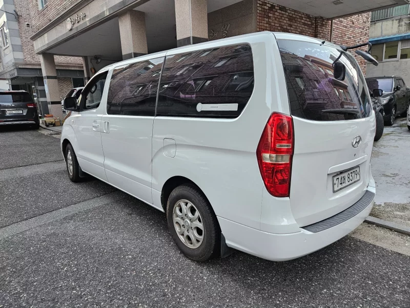 Hyundai Starex
