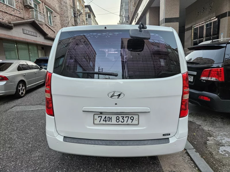 Hyundai Starex