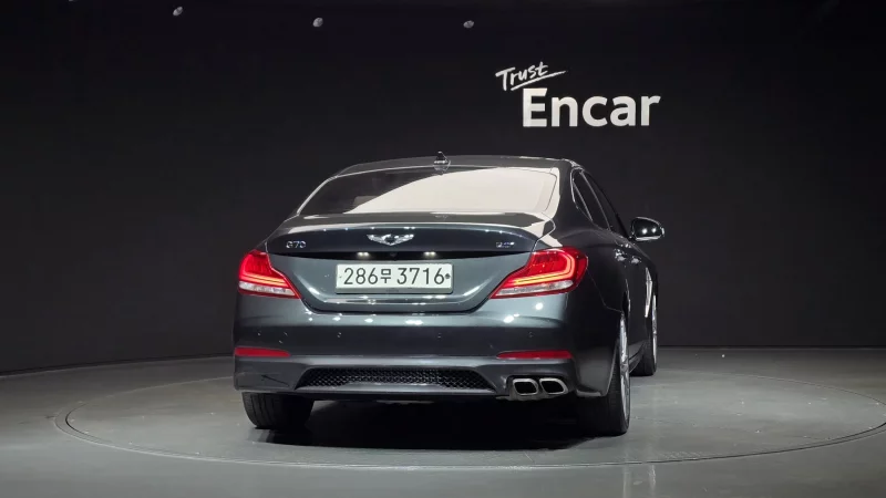 Genesis G70