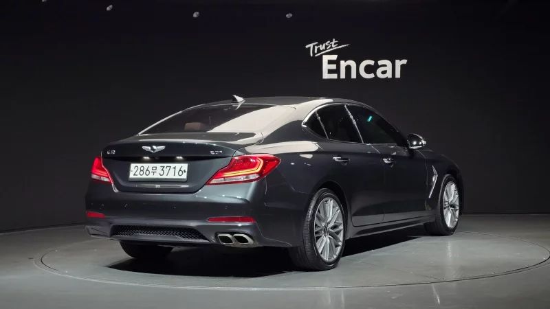 Genesis G70