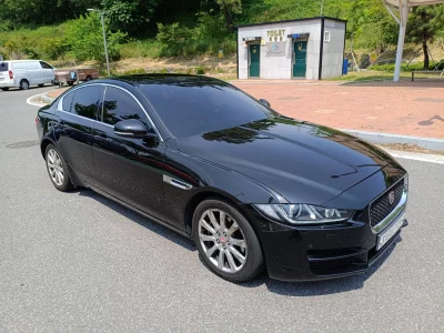 Jaguar XE