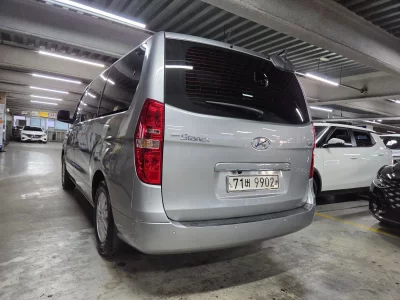 Hyundai Starex