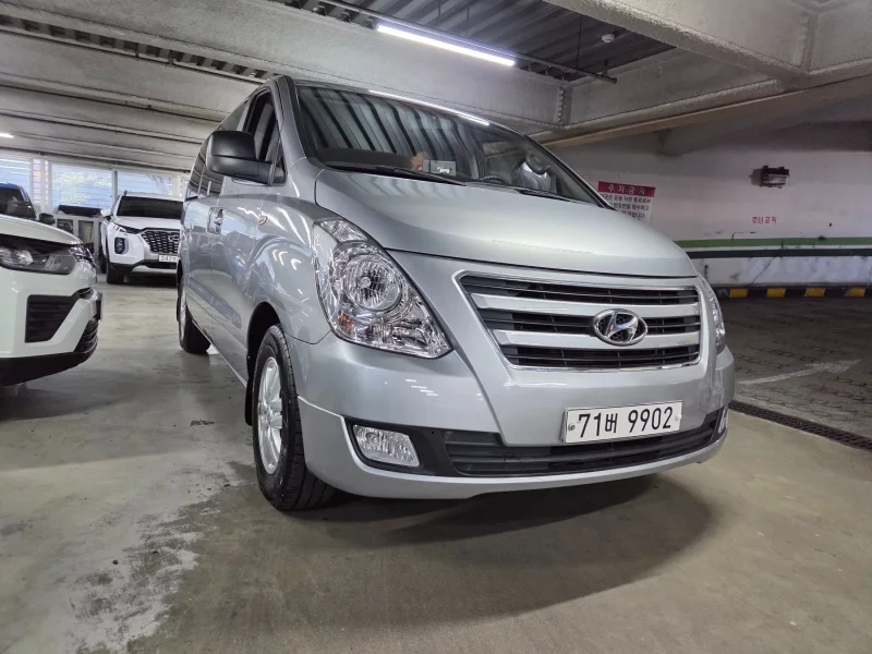 Hyundai Starex