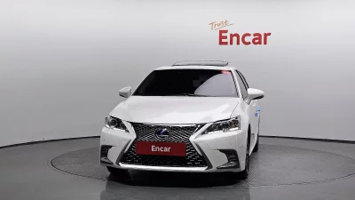 Lexus CT200h