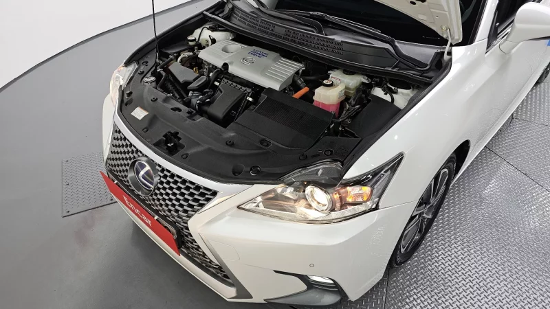 Lexus CT200h