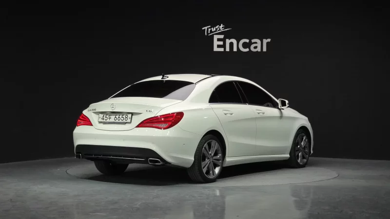 Mercedes-Benz CLA-Class