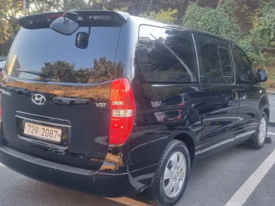 Hyundai Starex