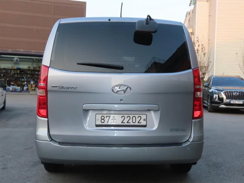 Hyundai Starex