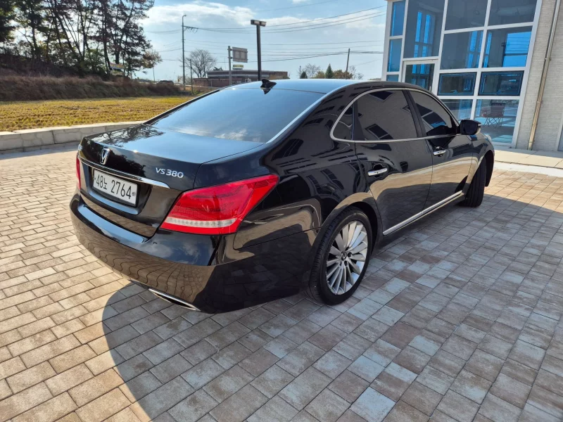 Hyundai Equus