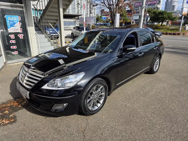 Hyundai Genesis