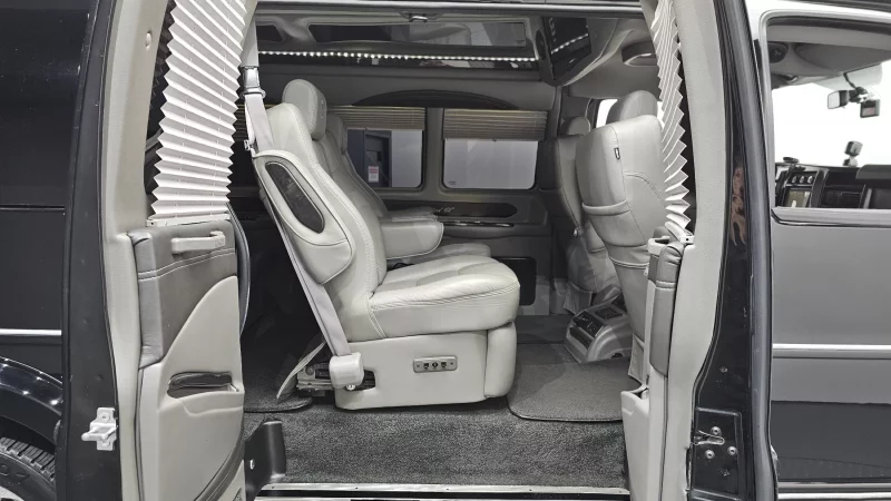 Chevrolet Express Van