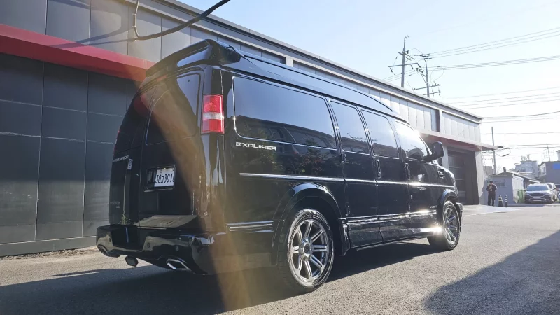 Chevrolet Express Van