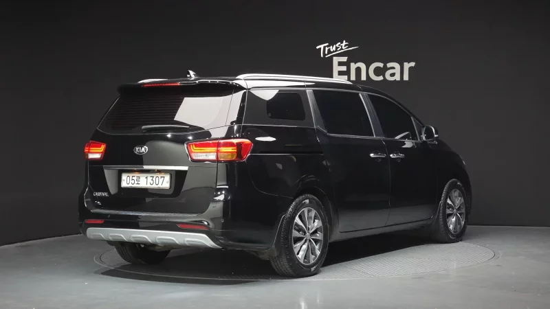 Kia Carnival