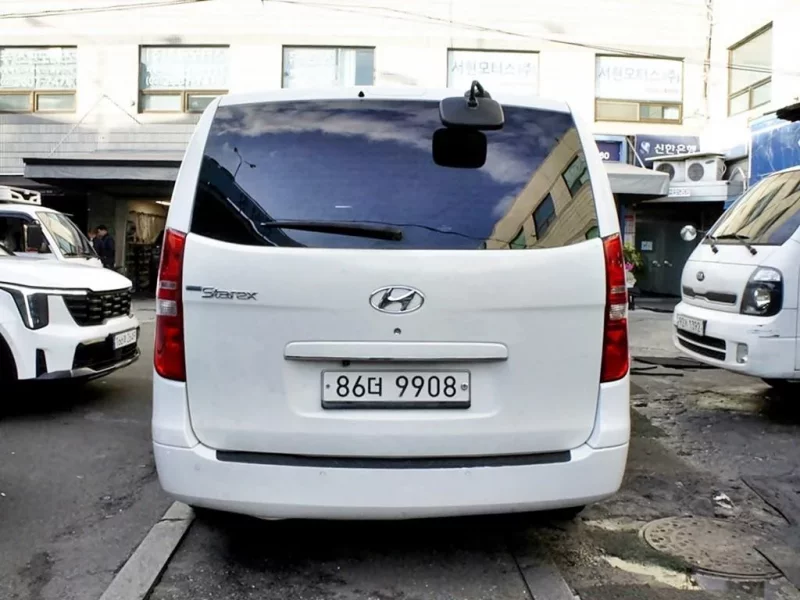 Hyundai Starex