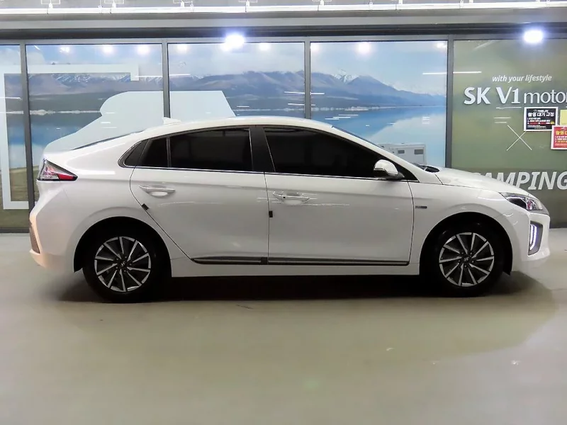 Hyundai Ioniq