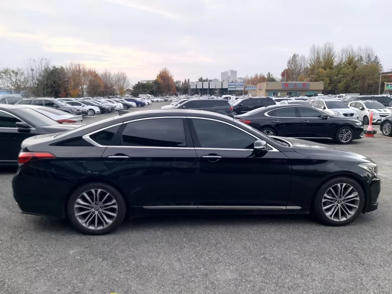 Hyundai Genesis