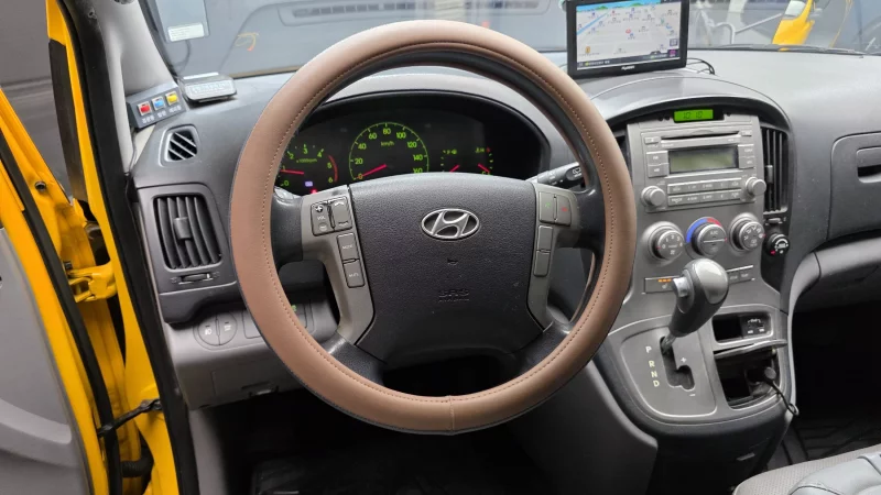 Hyundai Grand Starex