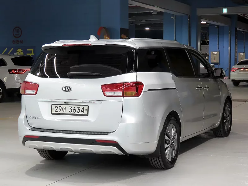 Kia Carnival