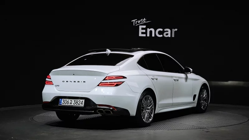 Genesis G70