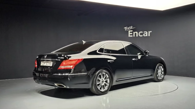 Hyundai Equus