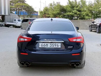 Maserati GHIBLI