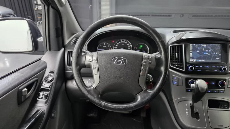 Hyundai Grand Starex