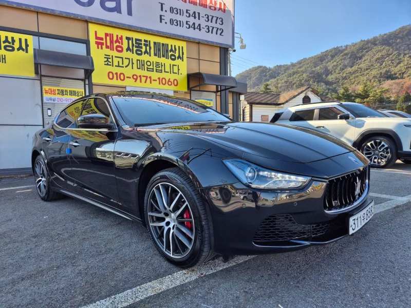 Maserati GHIBLI