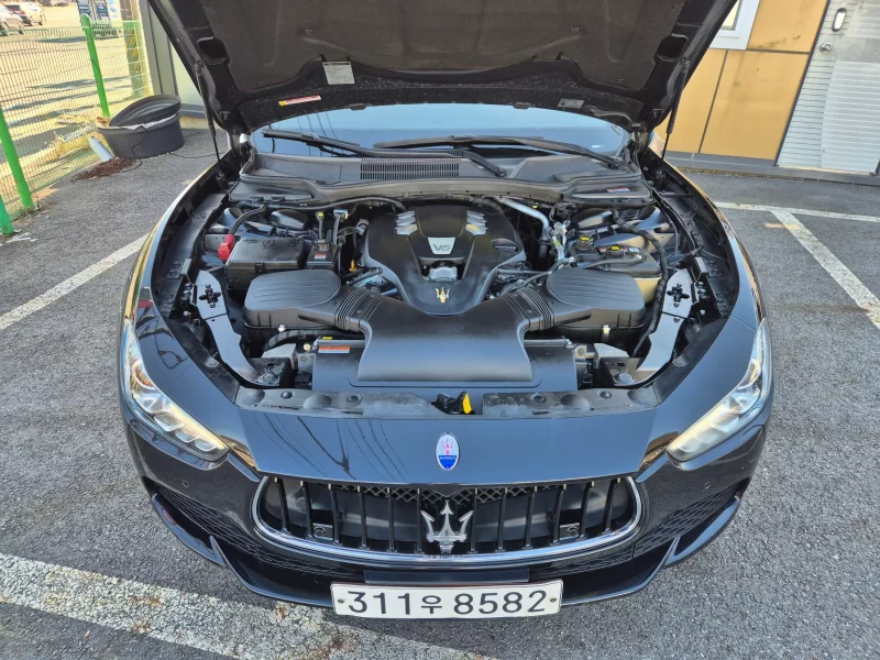 Maserati GHIBLI