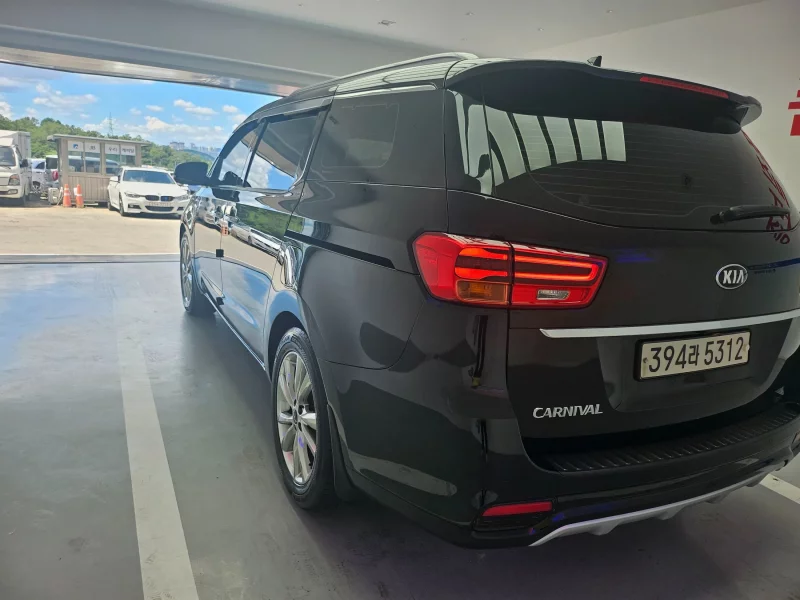 Kia Carnival