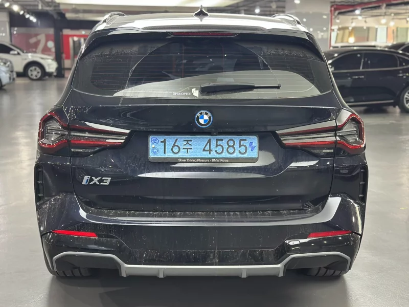 BMW iX3
