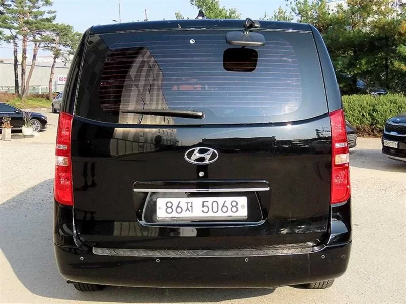 Hyundai Starex