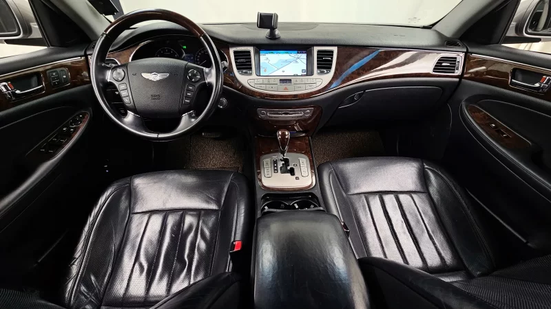 Hyundai Genesis