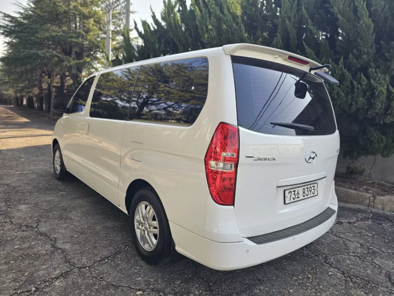 Hyundai Starex