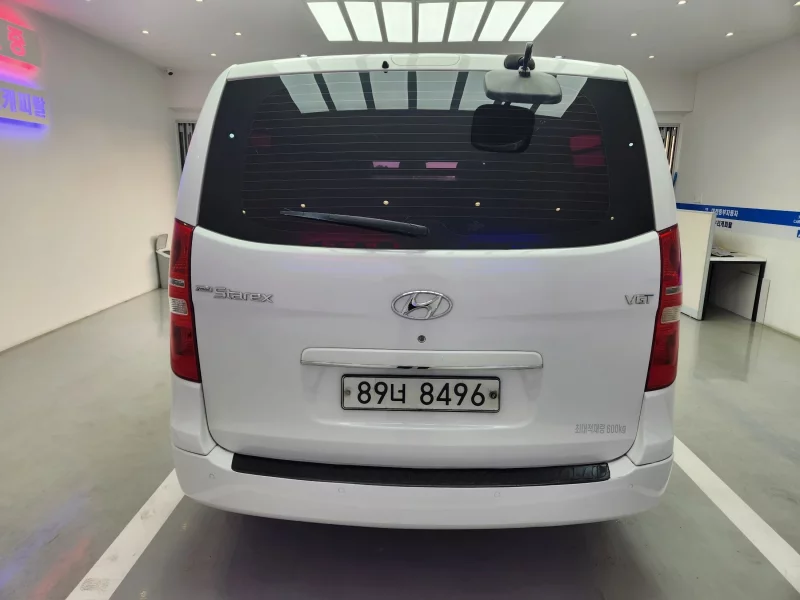 Hyundai Starex