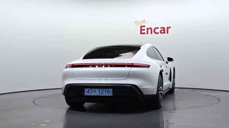 Porsche TAYCAN