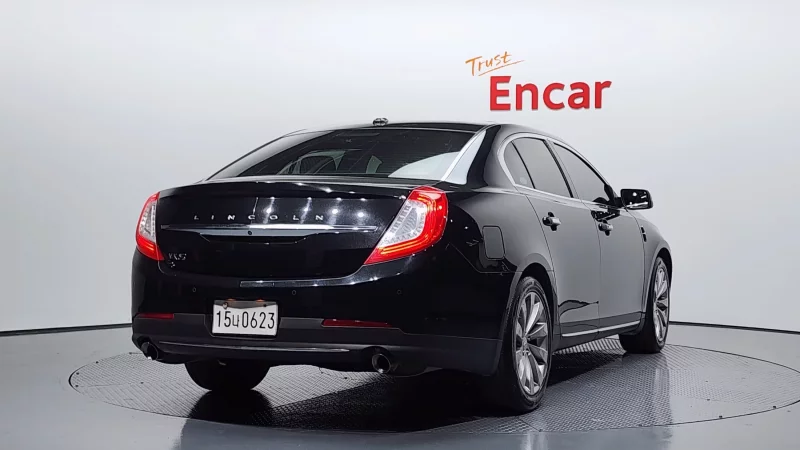 Lincoln MKS