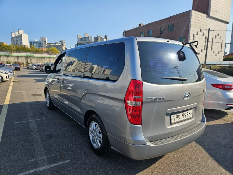 Hyundai Starex