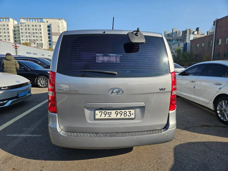 Hyundai Starex