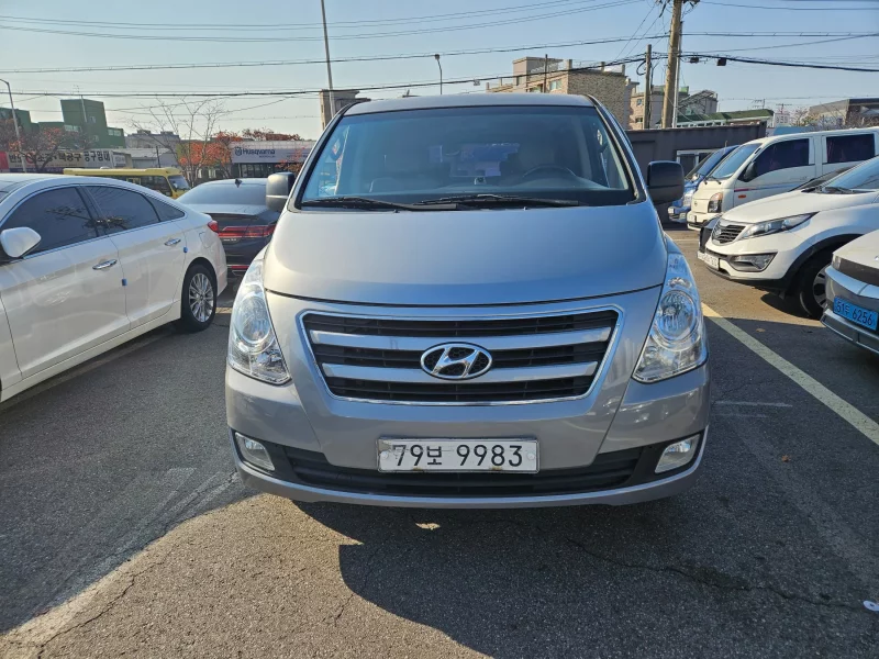 Hyundai Starex