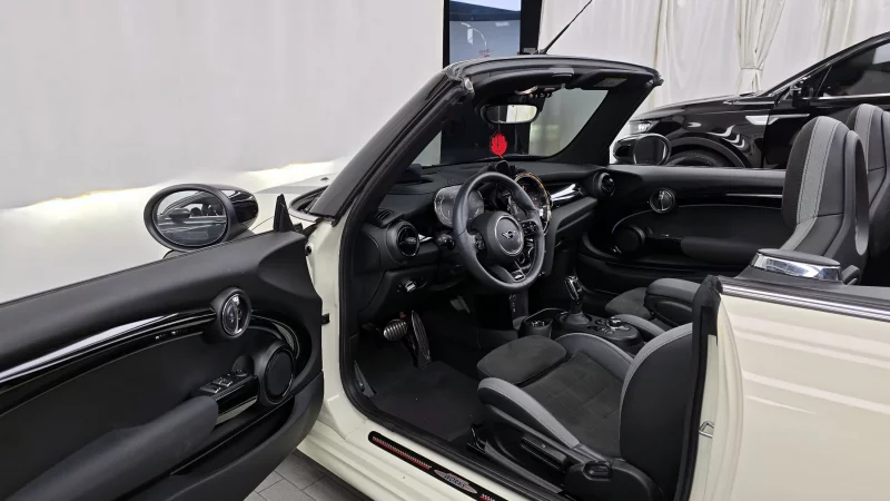 MINI Cooper Convertible