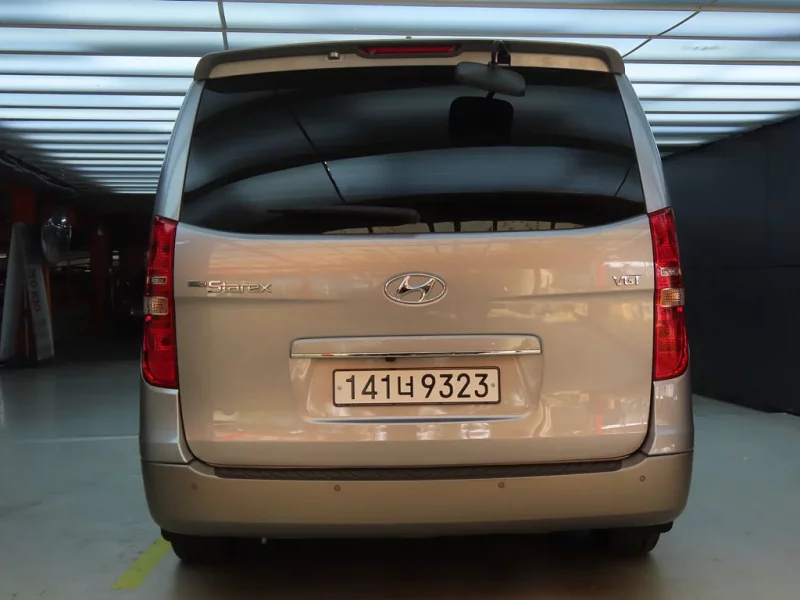 Hyundai Starex