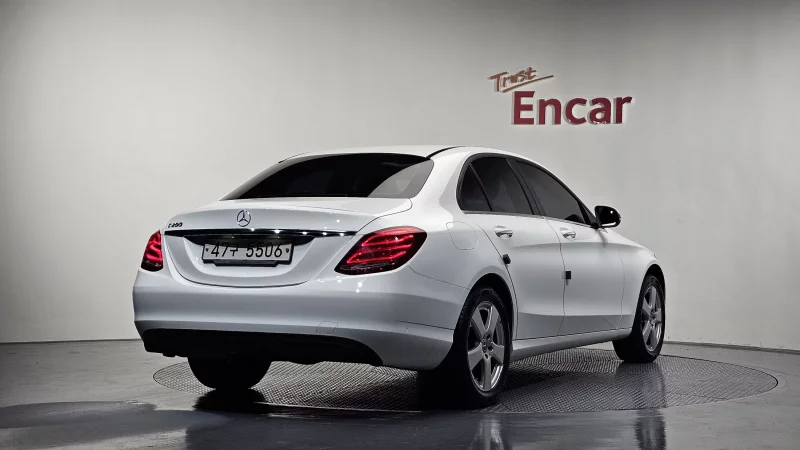 Mercedes-Benz C-Class