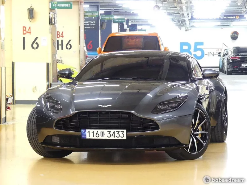 Astonmartin DB11